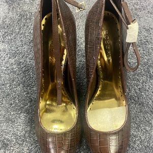 Brand new BCBG heels